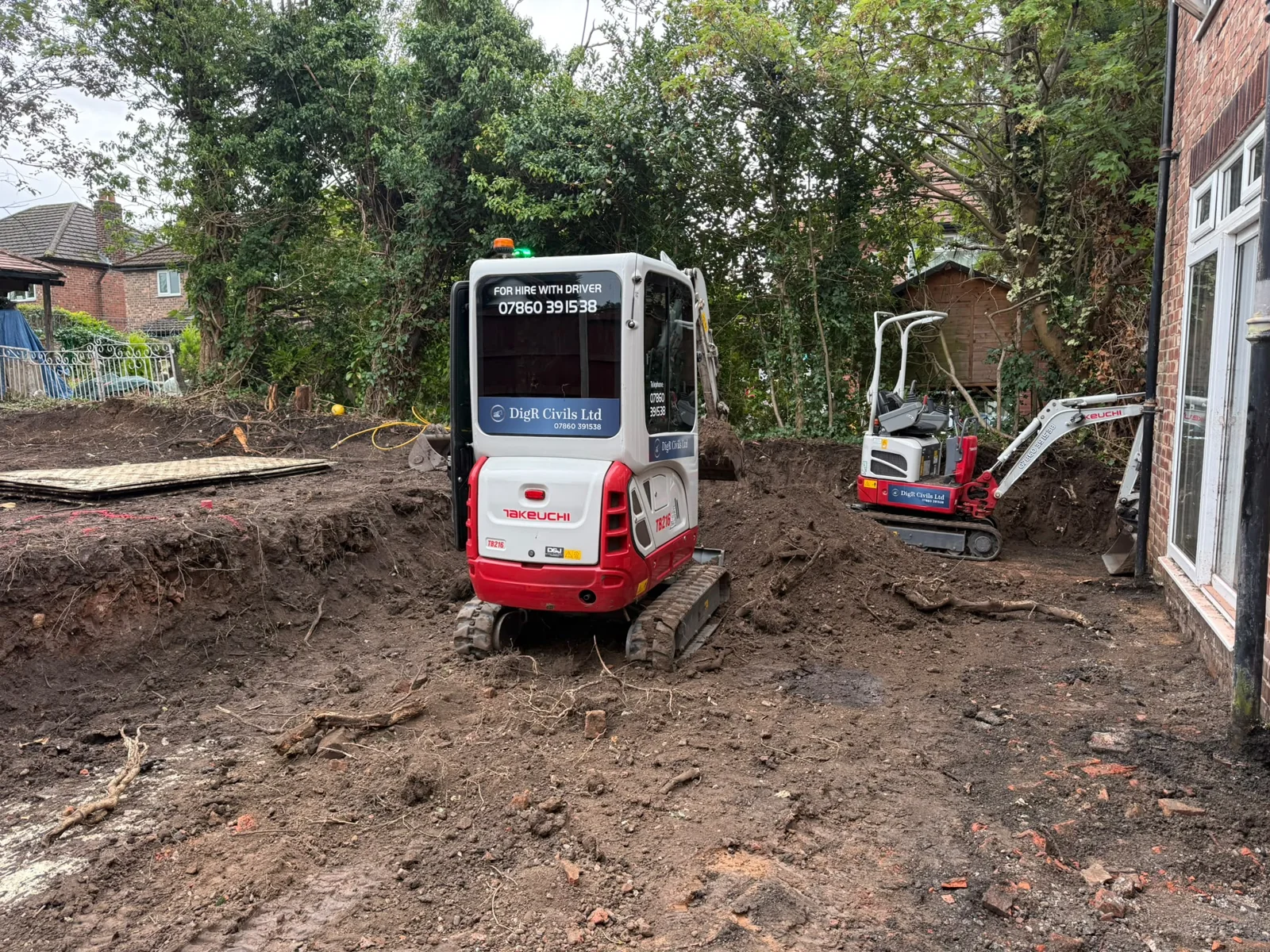 DigR Civils excavators and dumpers together on site
